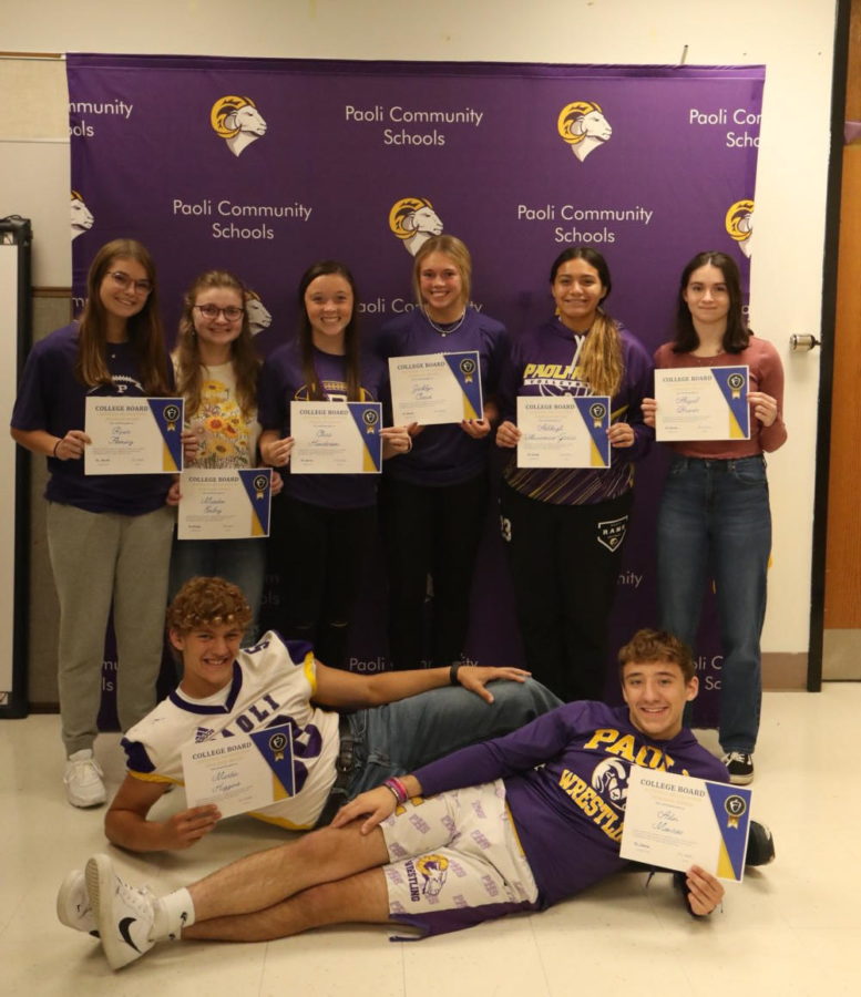 Seniors pose for a picture after being awarded their certificates. (Not pictured: Cora Austin and Alejandro Lopez)