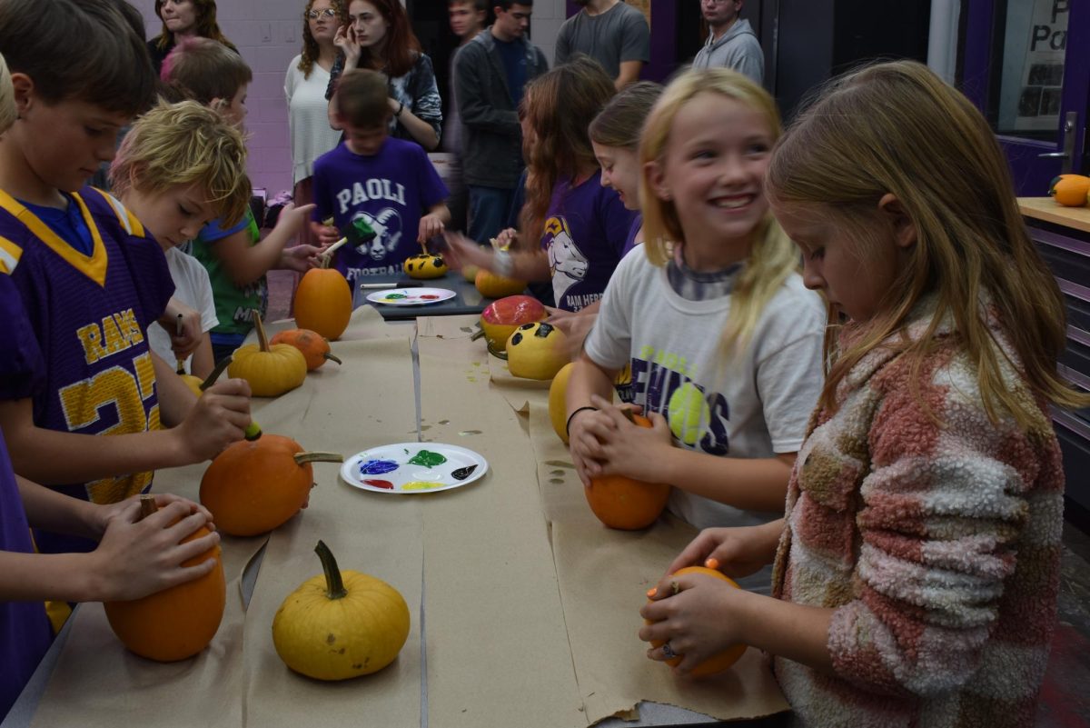 Academic Gallery: Agriculture Students Host Pumpkin Painting With Elementary Students