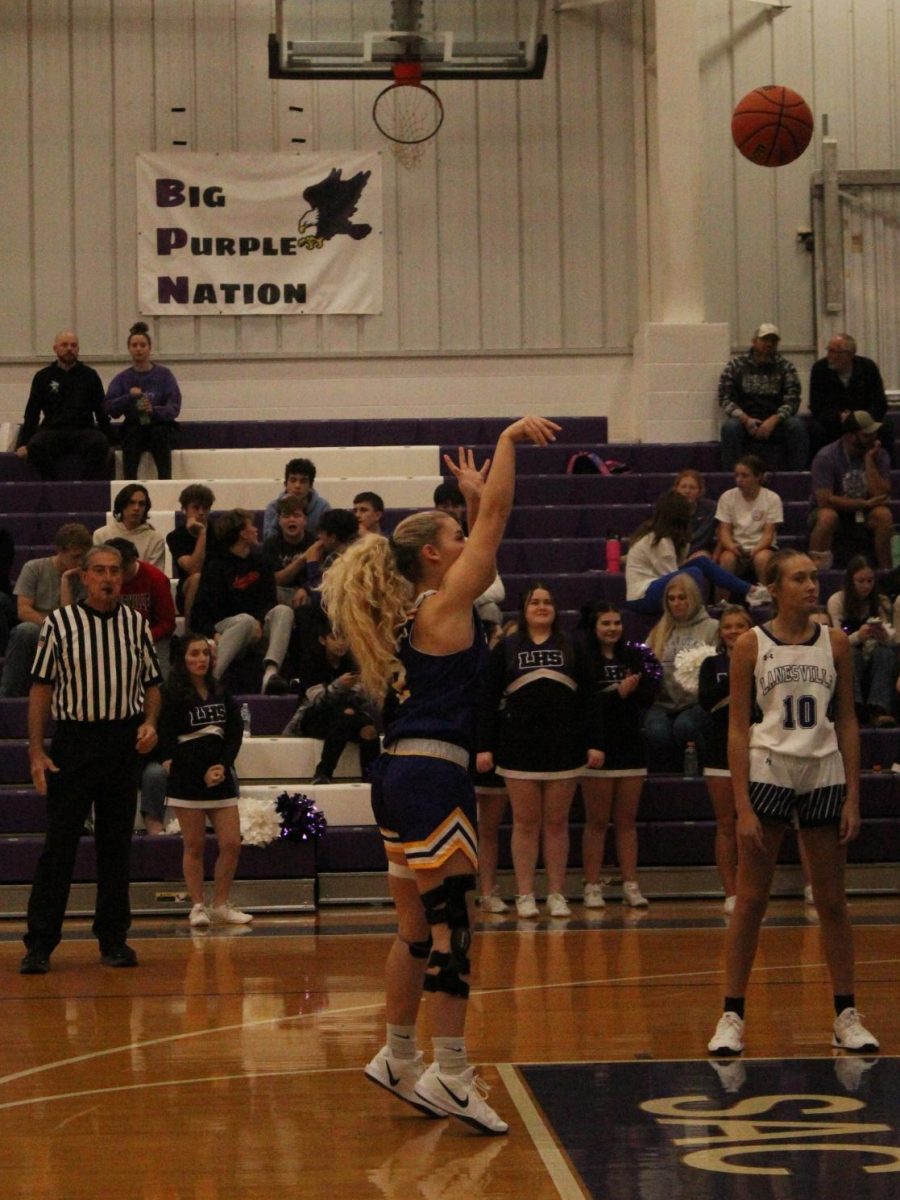 Senior Maddie Vernon shoots a free throw.