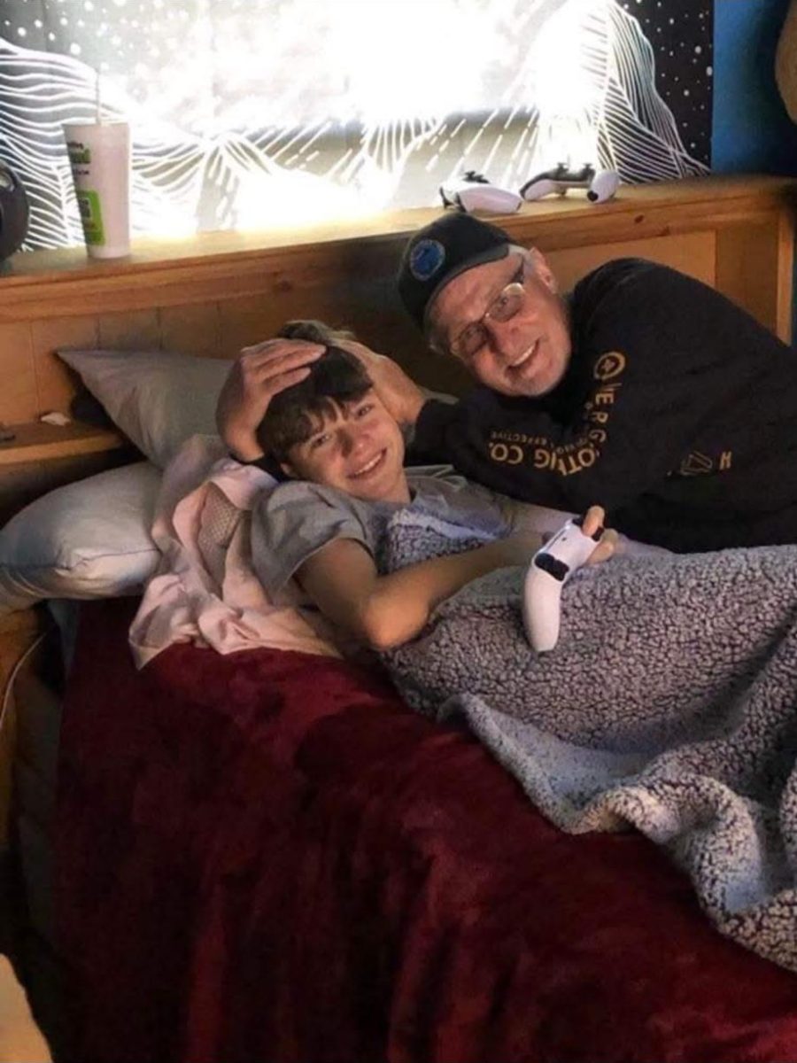 Mousty is visited by his father Greg in 2023. They hung out and ate
McDonalds together.